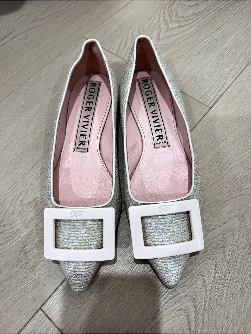 Roger Vivier Pointed-Toe Buckle Flats in White, there is a mark on one shoe, 38